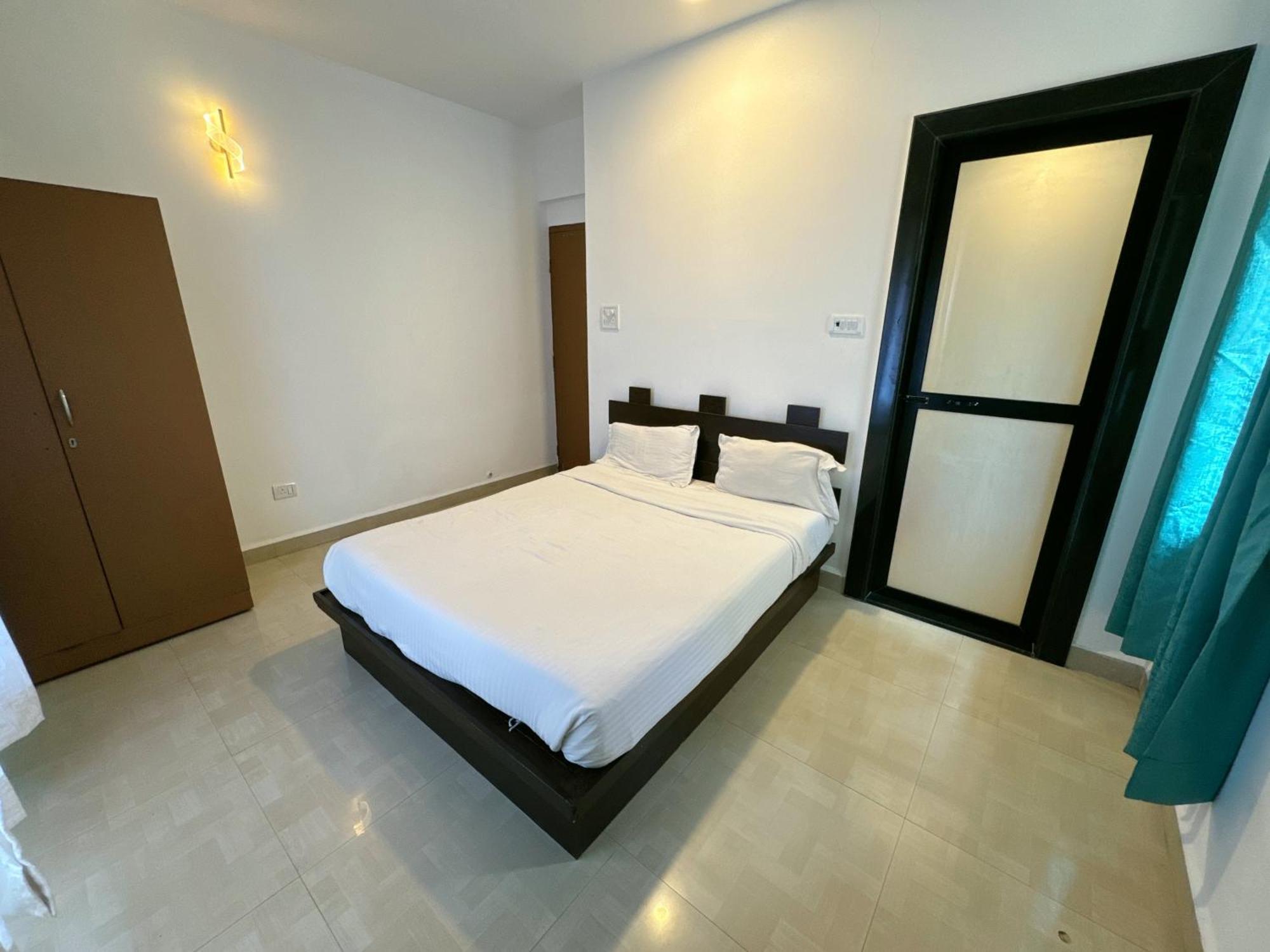 Yoyo Goa, The Apartment Hotel Vagator Bagian luar foto